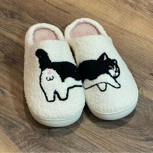 Cozy Cat Butt Design Women's Slippers - White